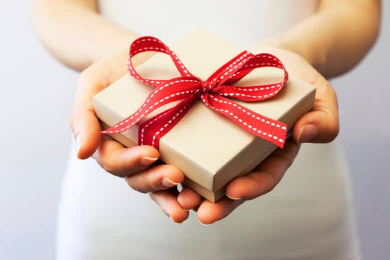 Payday Loans for Charity and Holiday Giving