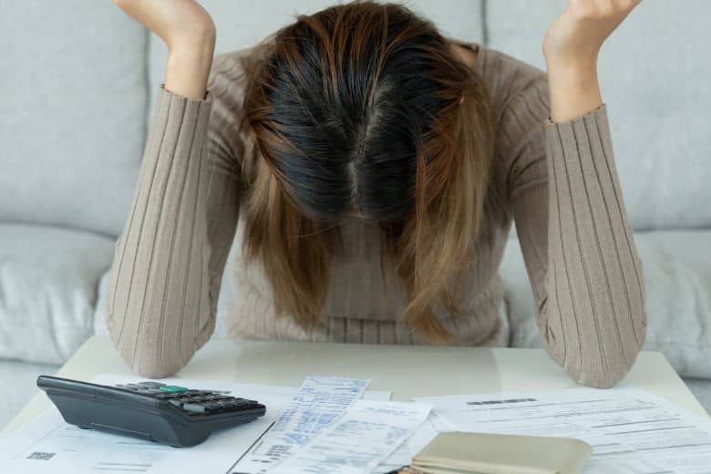 Overcome Financial Challenges Foreigner in Singapore
